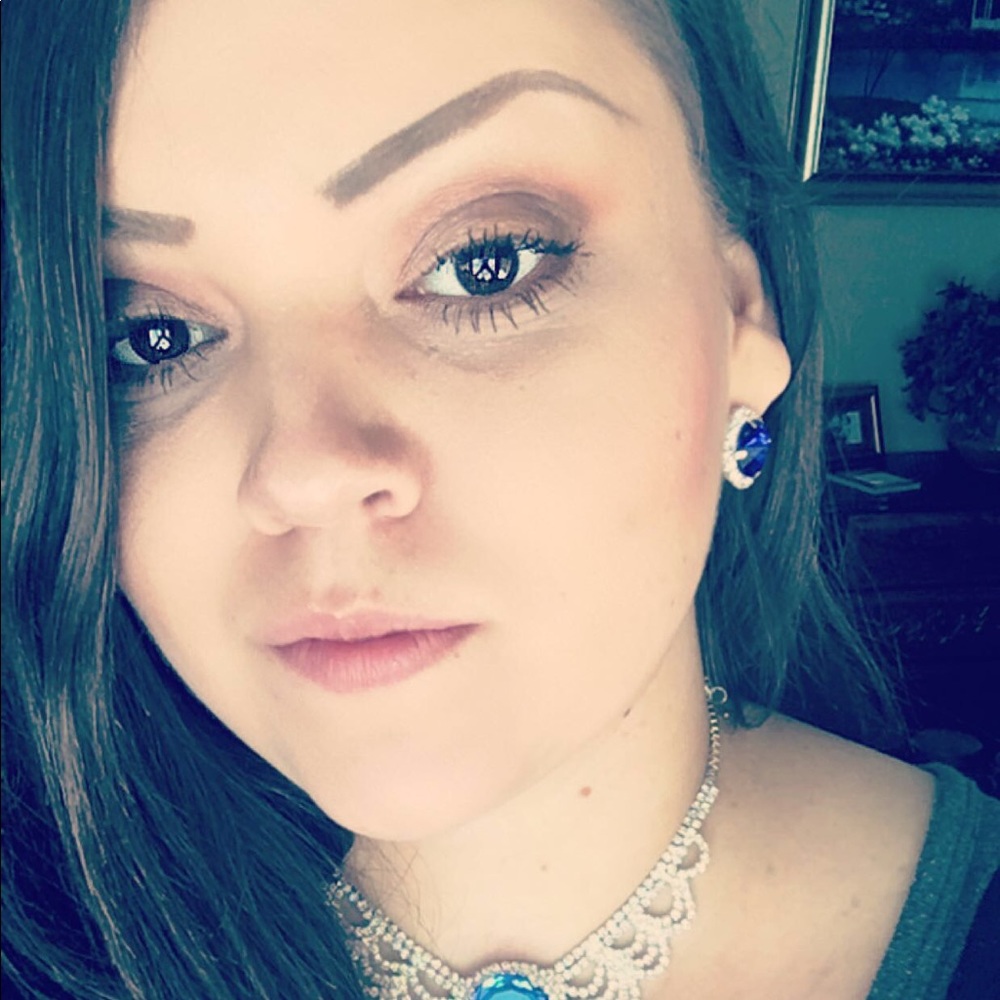 Meet your Posher, Sara